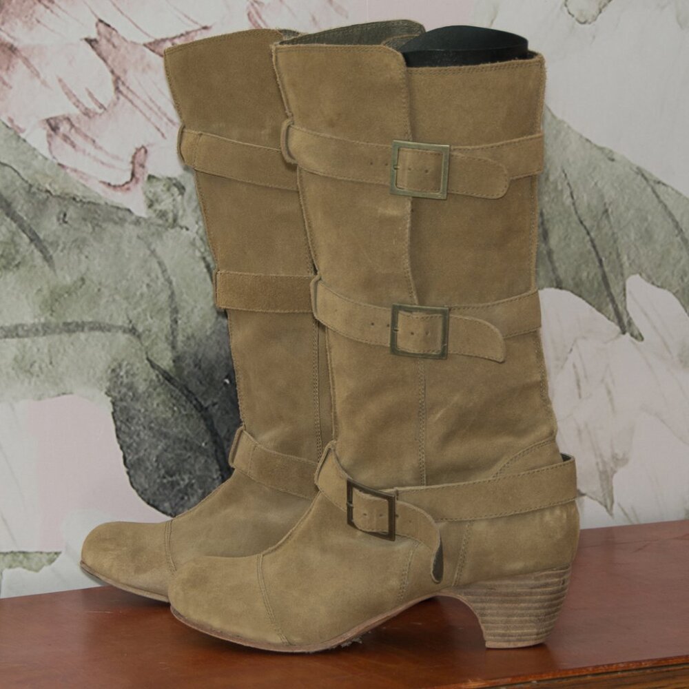 GeeWaWa Suede Low Heeled Buckle Strap Boots 10 - Picture 5 of 7